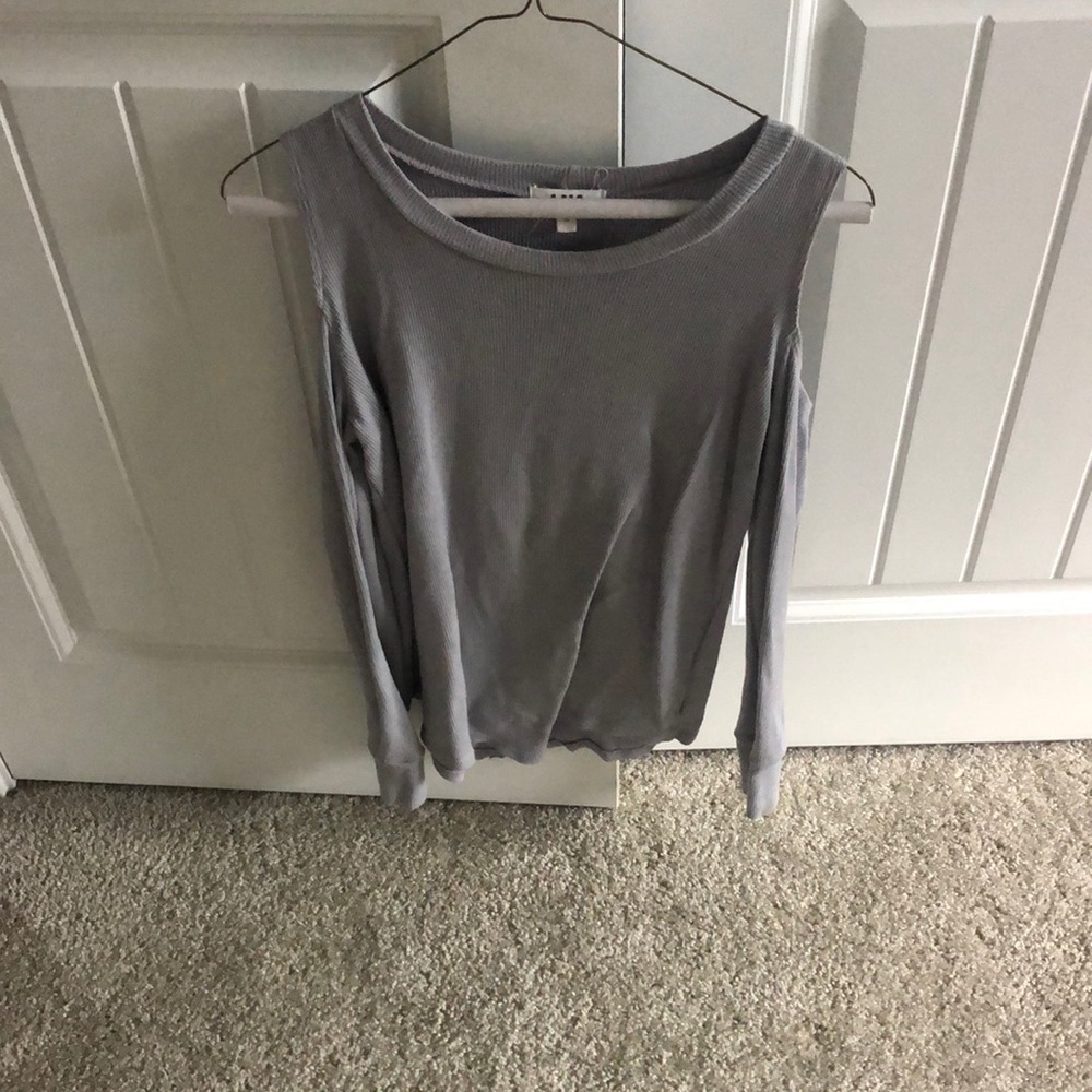 Gray top